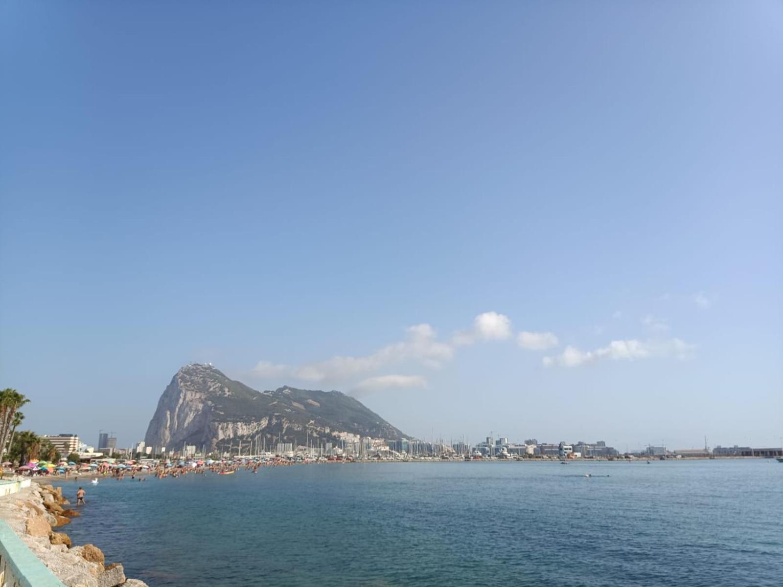 Vistas A 3 Paises Y 2 Continentes 1º Linea De Playa A 5 Minutos De Gibraltar Apartment La Linea de la Concepcion Luaran gambar